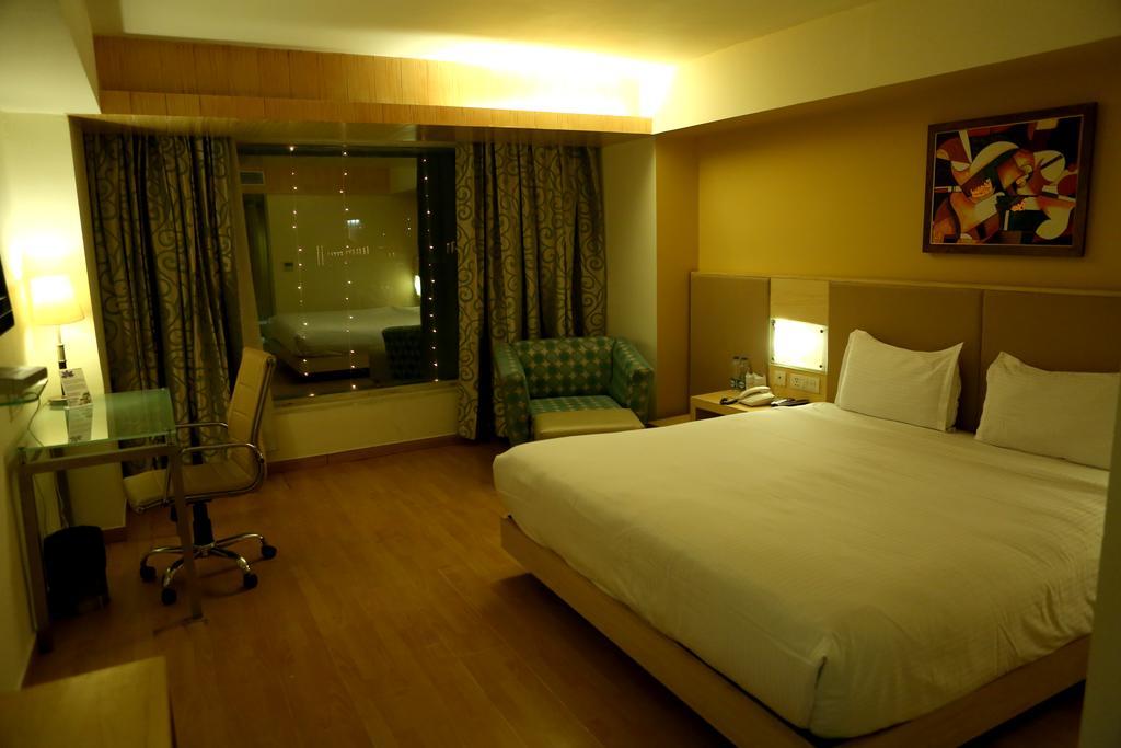 Park Maple Hotel Amritsar Exterior photo